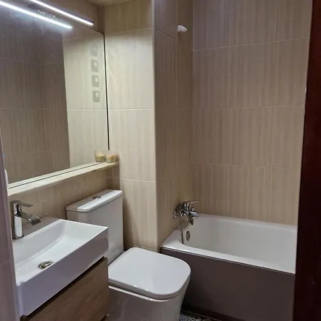 200 M2 5 Chambres, Piscine, Vue Sur Hébergement de vacances